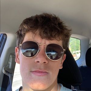 Meet your Posher, Cole